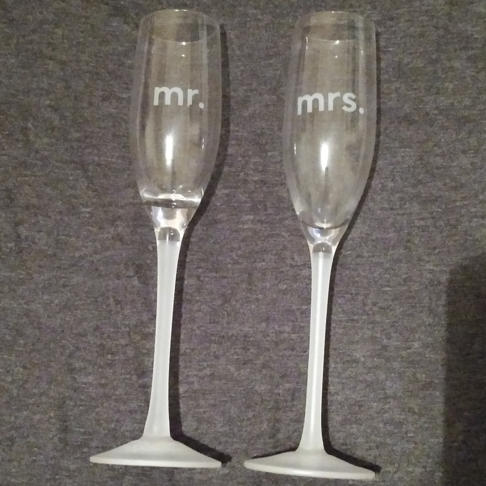 [Studio Collection] Mr. & Mrs. Champagne Flutes